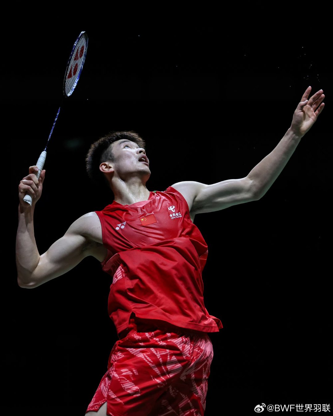 年轻球员在比赛中展现出惊人的潜力,气势如虹 年轻球员在比赛中展现出惊人的潜力,气势如虹