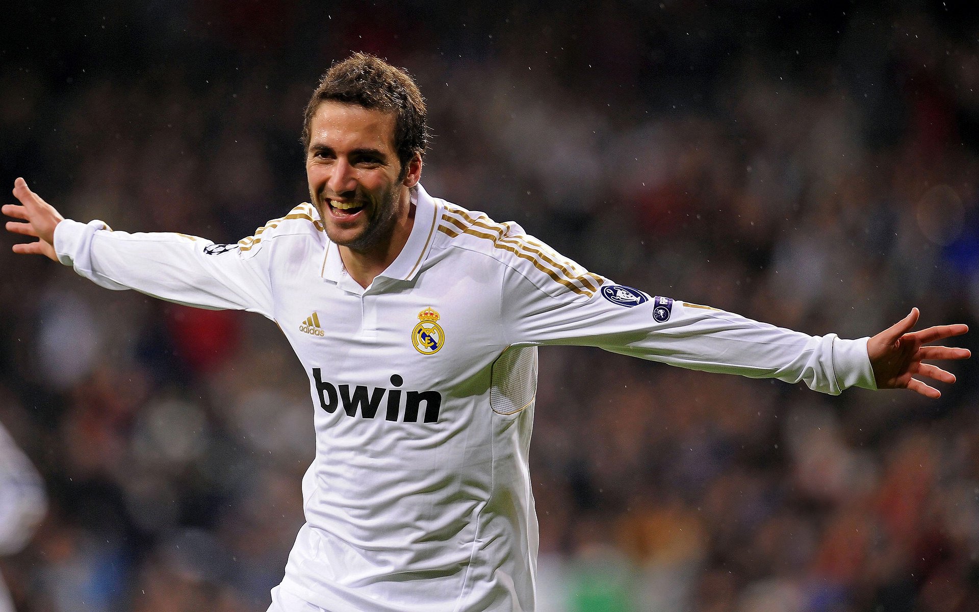 开云体育登录-莱万用45分钟撕碎贝蒂斯！比利亚雷亚尔惊现单节狂潮背后，暗藏怎样的战术杀招？