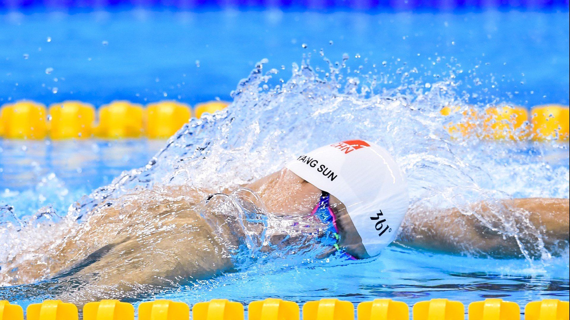 草根逆袭!乌克兰铁军的启示与劳塔罗的英超接管时刻,足球世界的秩序正在被谁改写?